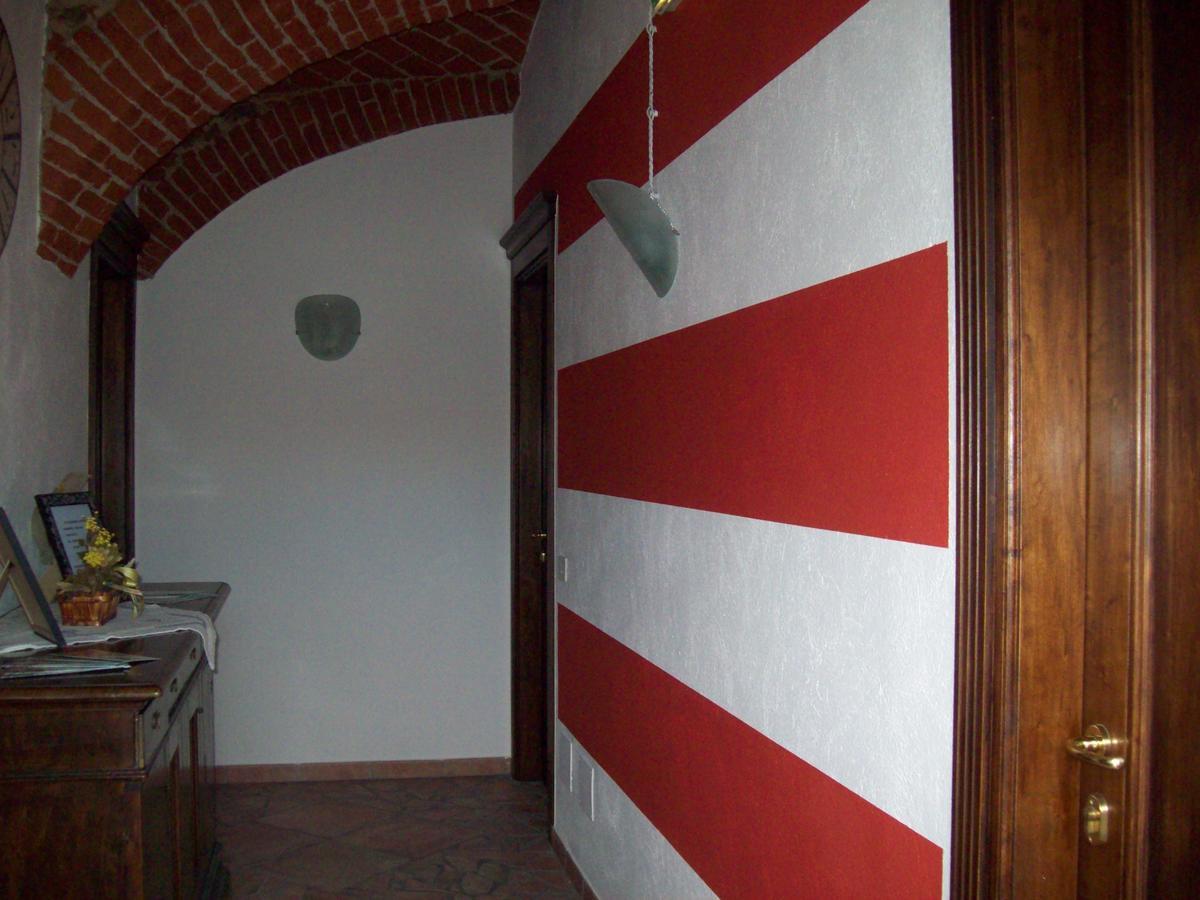 Hotel Excalibur Revello Extérieur photo